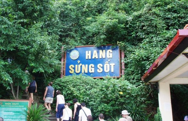 Climbing to Sung Sot Cave